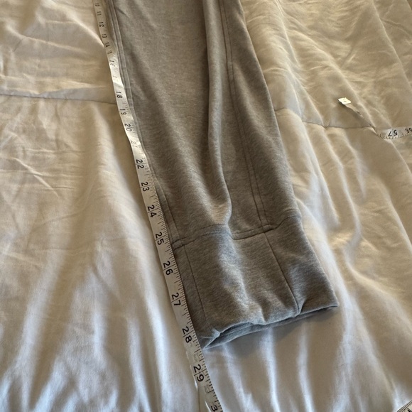 Lululemon Ready to Rulu High-Rise Jogger in
Heathered Raceway Grey - Picture 8 of 9